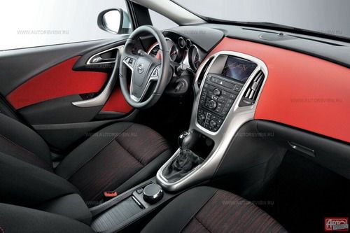 Для автомобиля в комплектации Enjoy можно заказать салон со вставками цвета Spice Red (на фото) или Ocean Blue. Но живьем красный пластик смотрится не слишком презентабельно &mdash; словно выцветший