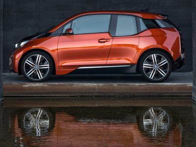 BMW увеличит выпуск электрокара i3 из-за высокого спроса