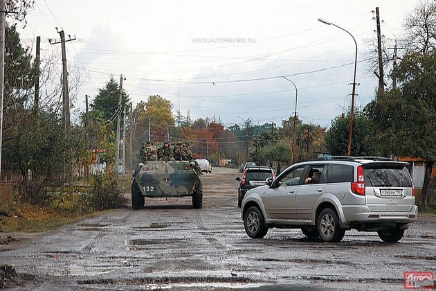 Гальский район Абхазии вплотную примыкает к грузинской границе. Порядок здесь поддерживают российские военные и сотрудники миссии ООН