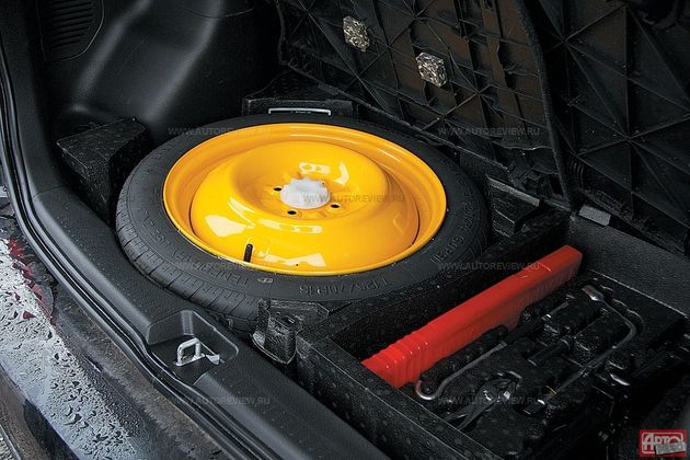 Вместо полноразмерного запасного колеса — «костыль». Плохо!