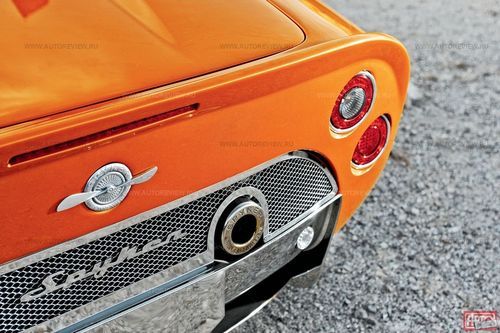 Логотип с пропеллером и девиз Nulla Tenaci Invia Est Via — то есть «Дорогу осилит идущий» — появились у фирмы в 1914 году после продажи Спайкера компании Nederlansche Vliegtuigfabriek NV («Нидерладская самолетостроительная компания»)