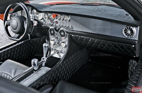 Тем, кто не увлекался самолетами, не понять красоты интерьера Спайкера