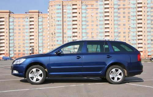 Кузов Combi у  Skoda  красив &ndash; динамичная покатая линия задней двери выполнена в лучших традициях BMW и Mercedes. Фото с сайта 