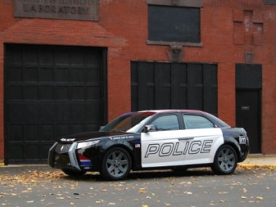 Уникальный бронированный полицейский автомобиль уйдет с молотка