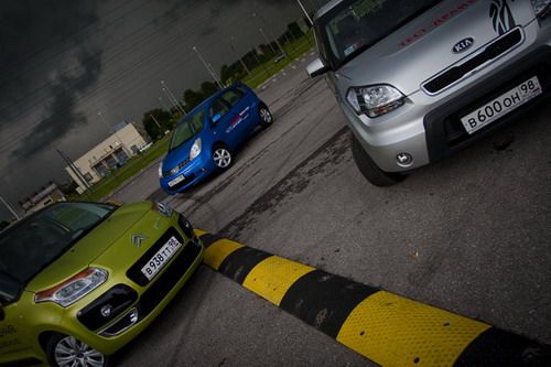 Nissan Note, Kia Soul и Citroen C3 Picasso. Фото Романа Останина с сайта 