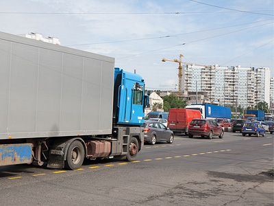 На водителей грузовиков предложили жаловаться через интернет