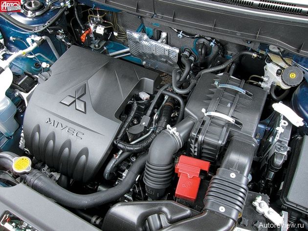 «Младший» 117-сильный двигатель — производная от старого полуторалитрового мотора 4А92 MIVEC, который известен по модели Colt. Дополнительные 100 «кубиков» рабочего объема получили путем увеличения хода поршня при неизменном диаметре цилиндра. Двигатель отвечает нормам Евро-5