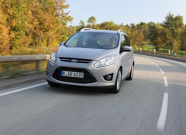 Ford Grand C-MAX, несмотря на солидные габариты, управляется как хэтчбек "гольф-класса"