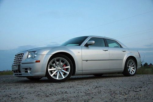 Chrysler 300C SRT8. Фото с сайта 