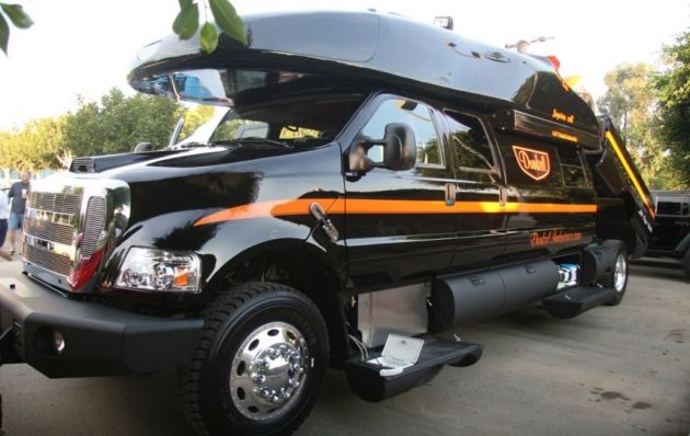 Dunkel Industries Luxury 4X4