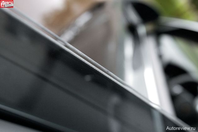 Двойные стекла в передних и задних дверях уменьшают уровень шума в салоне