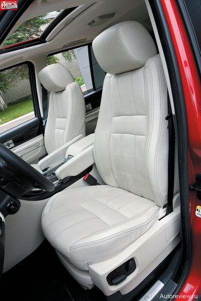 Высокие сиденья в числе прочих настроек предлагают и регулировку ширины поясничного подпора