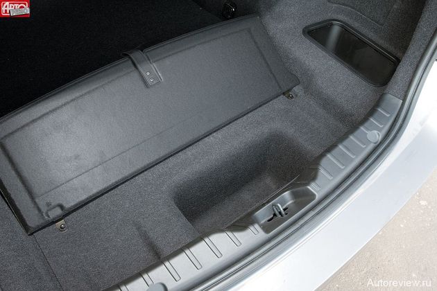 У «пятерки» теперь нет даже места для докатки — только ниша под компрессор и баллон с герметиком