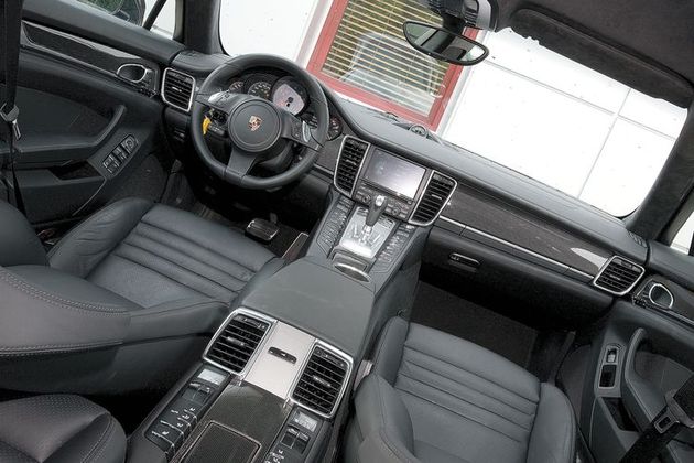 Интерьер Porsche — это музыка в стиле техно