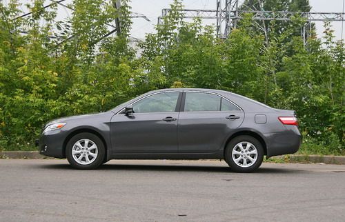 Понравилась отличная шумоизоляция &ndash; даже на высоких скоростях аэродинамические шумы и гул от двигателя почти не попадают в салон. Фото 