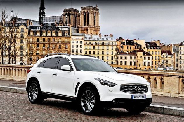 Infiniti FX Limited Edition будет представлен в двух цветах, черном и белом