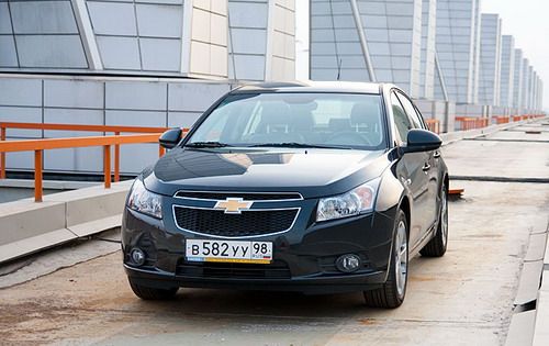Черный седан, золотой крест - в GM подготовили беспроигрышное сочетание для российского рынка 
