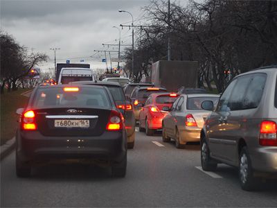 ГИБДД Подмосковья предупредила о заторах на майские праздники