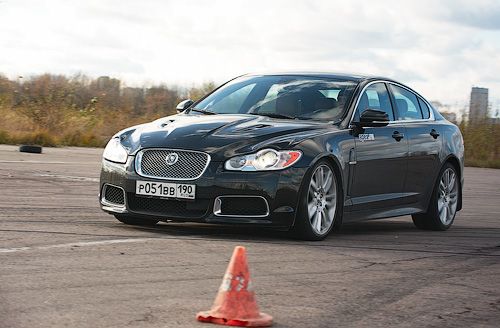 Тормозная динамика впечатляет не так, как разгонная. Но задача тормозов — не впечатлять, а надёжно и без устали делать своё дело, и к этому у нас никаких претензий