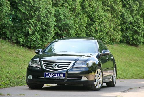 Подвеска обновленной Honda Legend получила усиленные пружины, стабилизаторы поперечной устойчивости большего диаметра, а также более жесткие сайлент-блоки подрамника. Фото 