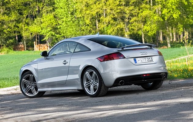 В России Audi TT пока уступает конкурентам по продажам. Посмотрим, что будет после рестайлинга