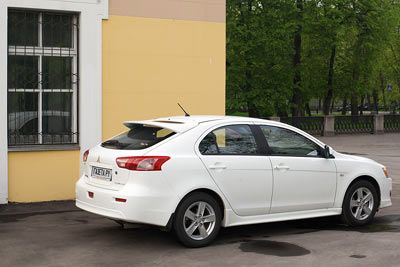 Mitsubishi Lancer Sportback. Фото Кирилла Лебедева с сайта 
