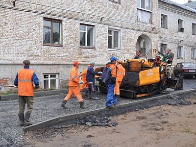 Ремонт дорог во дворах Москвы завершат до конца сентября